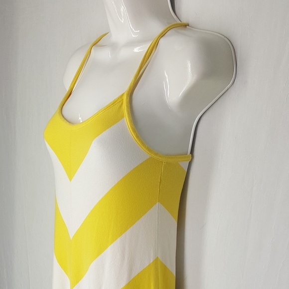 Gap maxi dress, symmetric, size XSmall, yellow & white, chevron stripe dress. - Picture 7 of 8